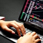 مقایسه بروکرهای ECN و Market Maker: راهنمای انتخاب برای معامله‌گران ایرانی — Photo by Kanchanara on Unsplash